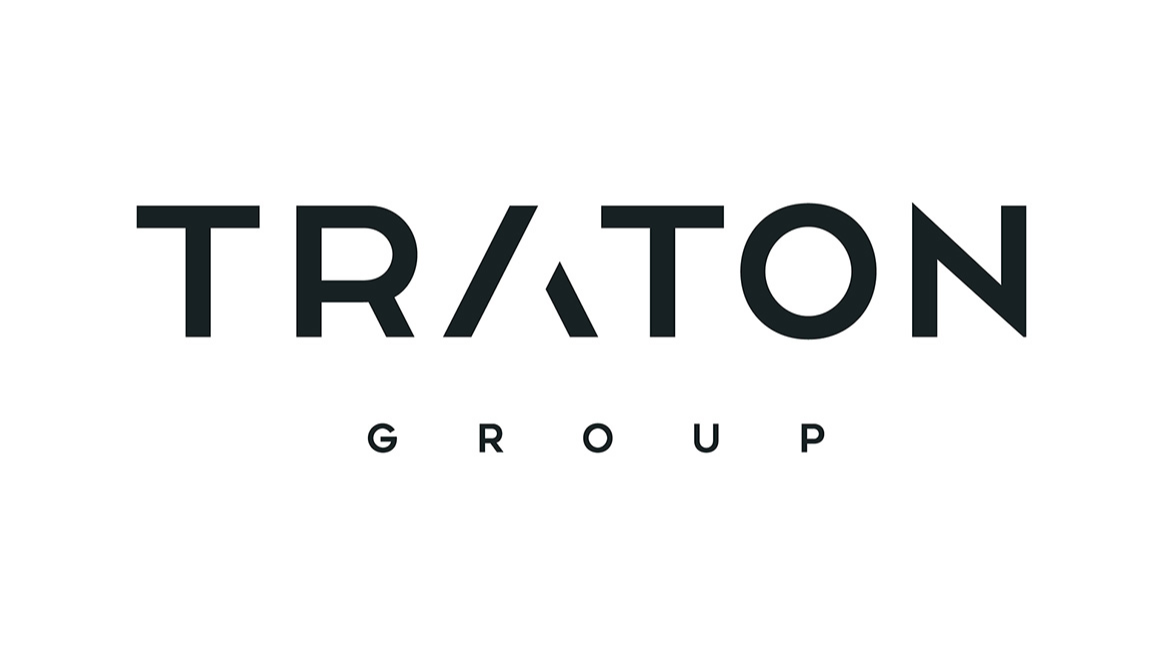 Das Bild zeigt das dunkle Logo der Traton Group auf weißem Hintergrund.