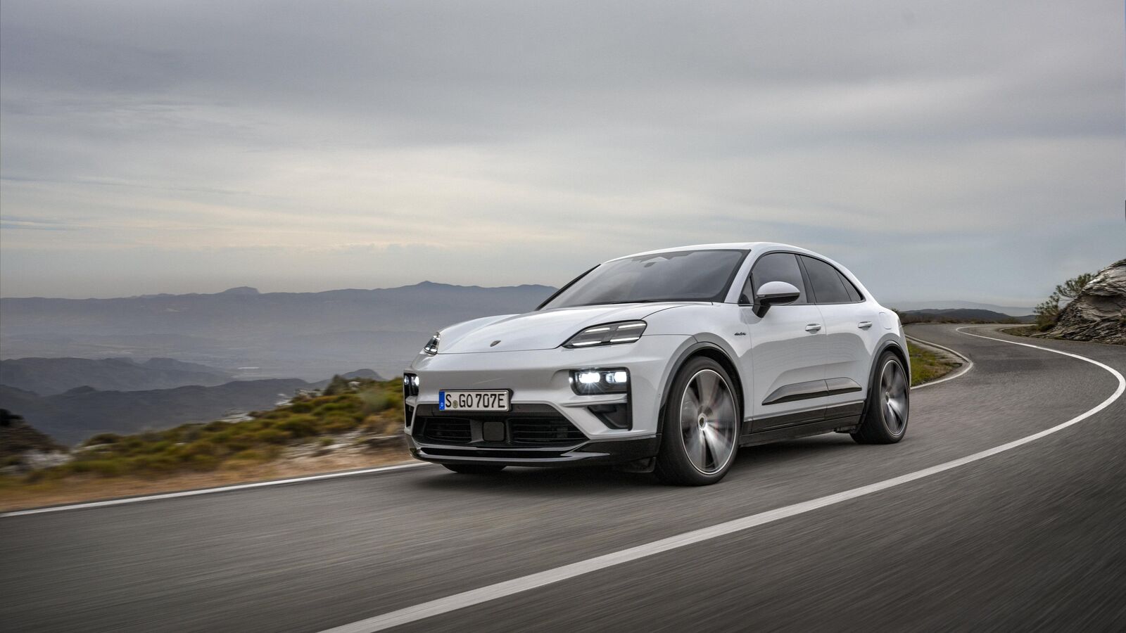 Höherer Anteil elektrifizierter Porsche-Sportwagen im ersten Quartal