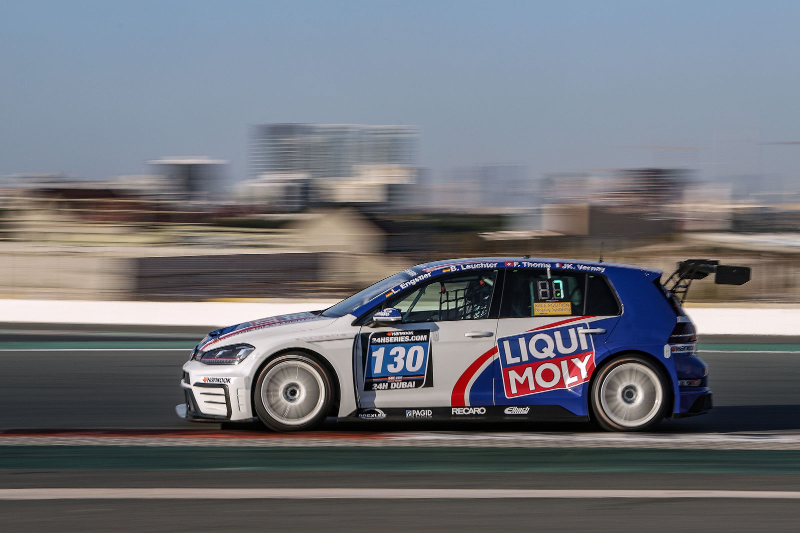 Klassensieg für den Golf GTI TCR beim 24 Std Rennen in Dubai